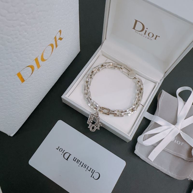 chr1st1an D10r bracelets